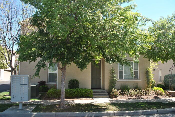1st image of 73 Chambord Way
