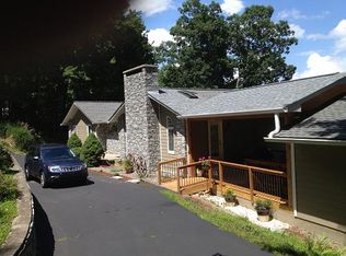 17 Chestnut Ridge Rd, Mills River, NC 28759