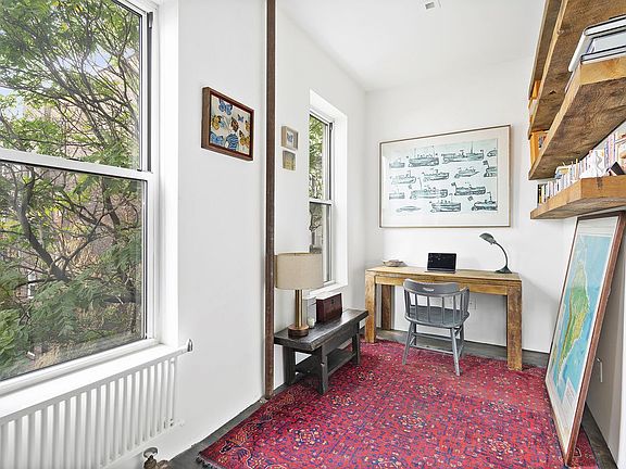 4th image of 211 W 10th St APT 4B