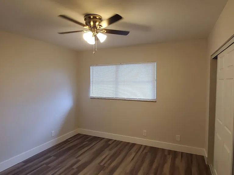 450 SW 2nd St #518 — Photo 5