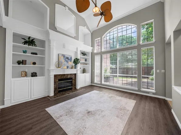 8000 Stonehill Dr, Plano, TX 75025