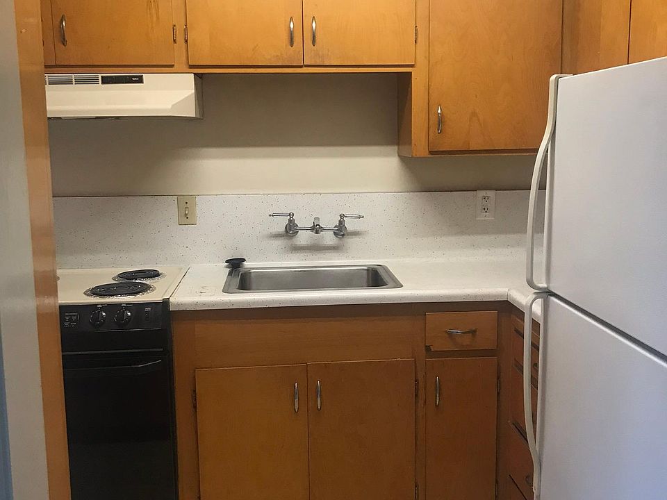 1st image of 40 Glen Eyrie Ave APT 2
