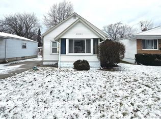 28504 Beechwood St, Garden City, MI 48135