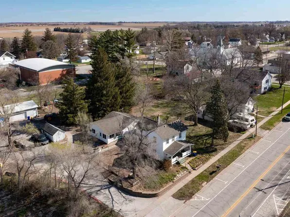 220/230 E Main St, Solon, IA 52333
