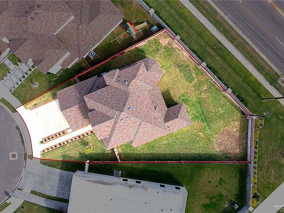 3rd image of 3418 Coppermine Ave