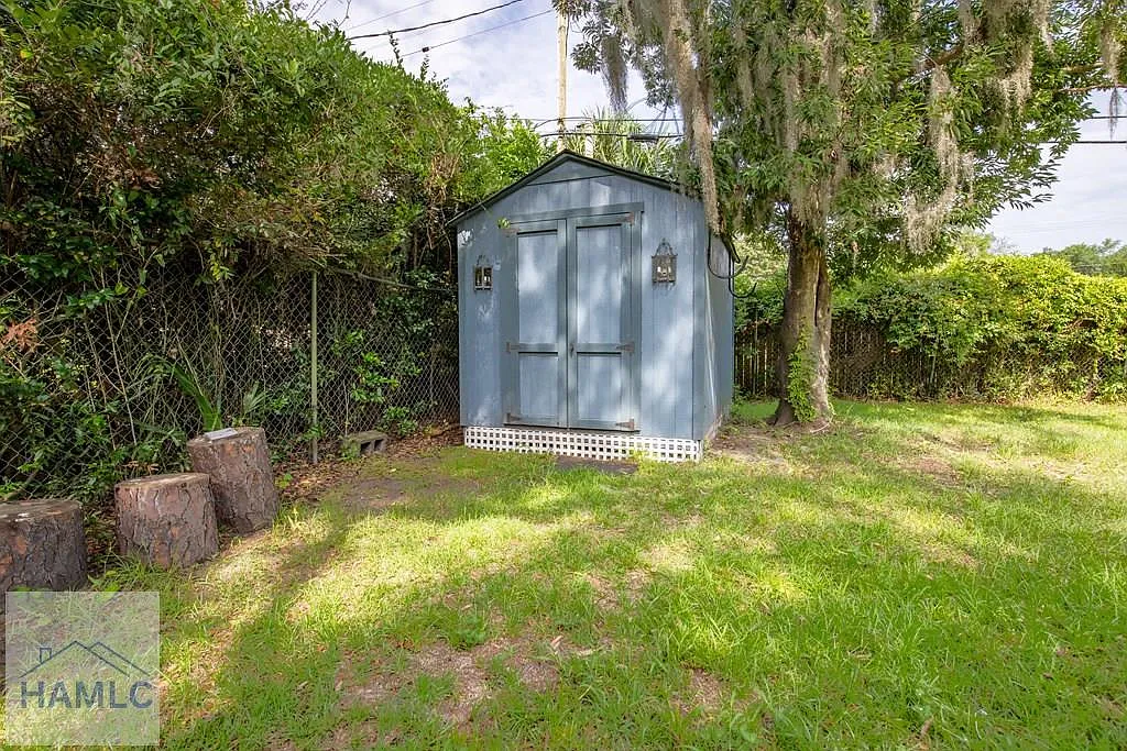 4 bed, 2.0 bath, 1602 sqft, $2,350 — Photo 2