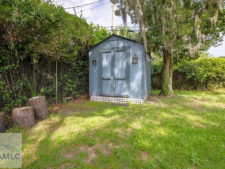 2211 Pecan Dr — Photo 2