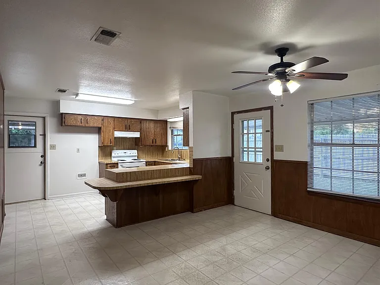 124 Plum St — Photo 15