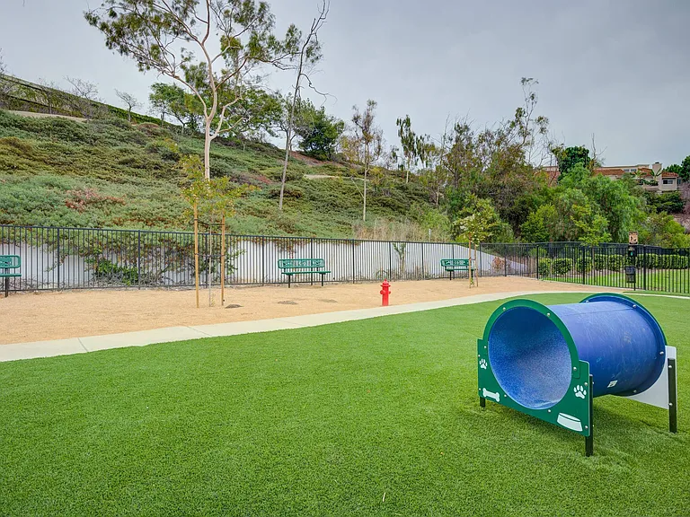 Laguna Gardens Apts. — Photo 33