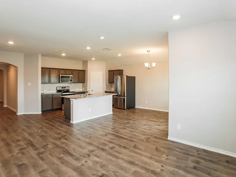 980 Alton Dr — Photo 5