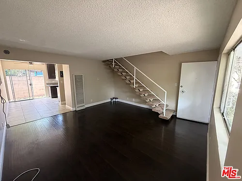 6233 Clybourn Ave Photo 1