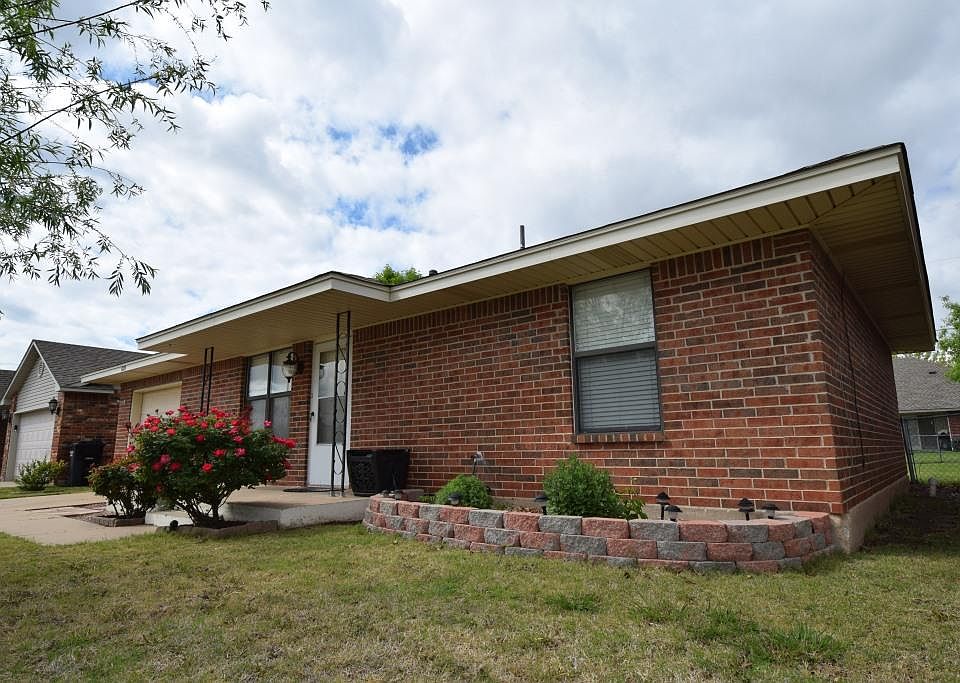 1st image of 1029 Cambridge Ct
