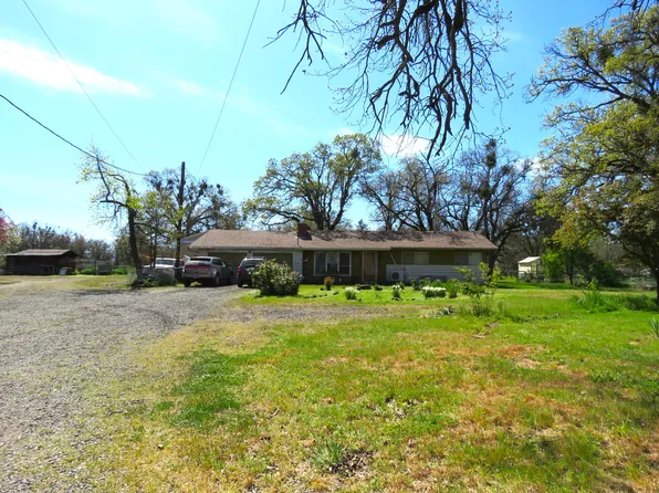 5758 Gebhard Rd, Central Pt, OR 97502