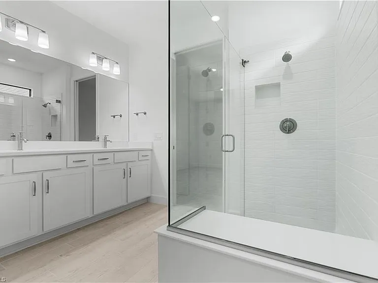 2104 Freemont Way NE — Photo 8