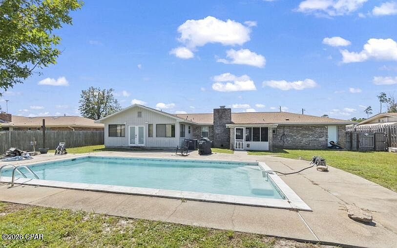 1st image of 1331 W Park Ln