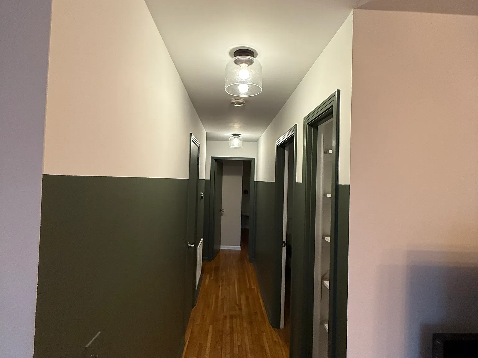 3 bed, 1100 sqft, $3,200 — Photo 3