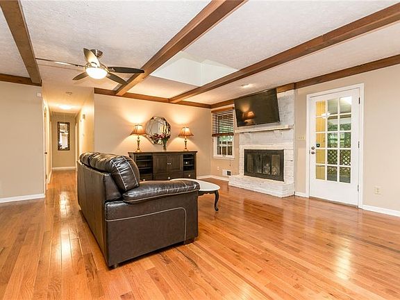 4th image of 3033 Leesburg Trl