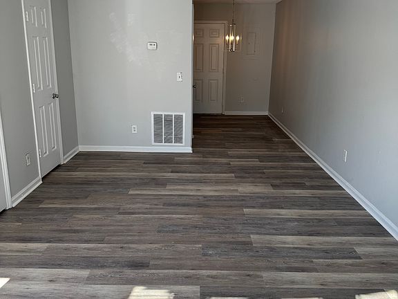 5th image of 104 Chesterfield Ct APT 24