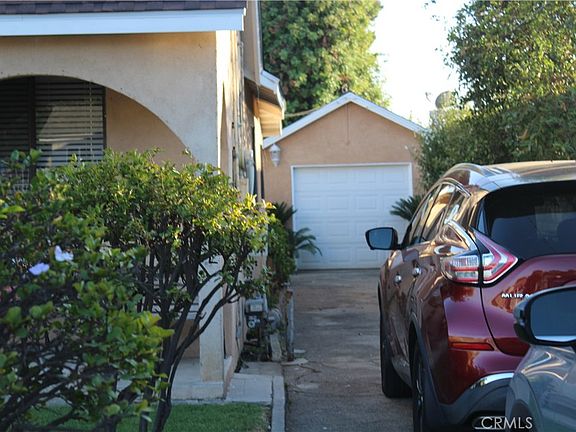 3rd image of 10555 Cayuga Ave