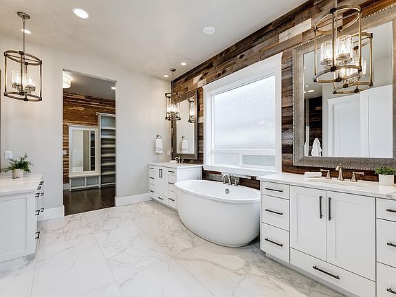 4th image of 2288 N Fountainhead Way