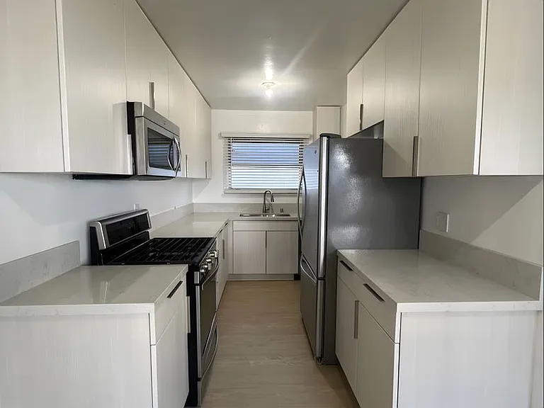 5760 Morley St — Photo 11