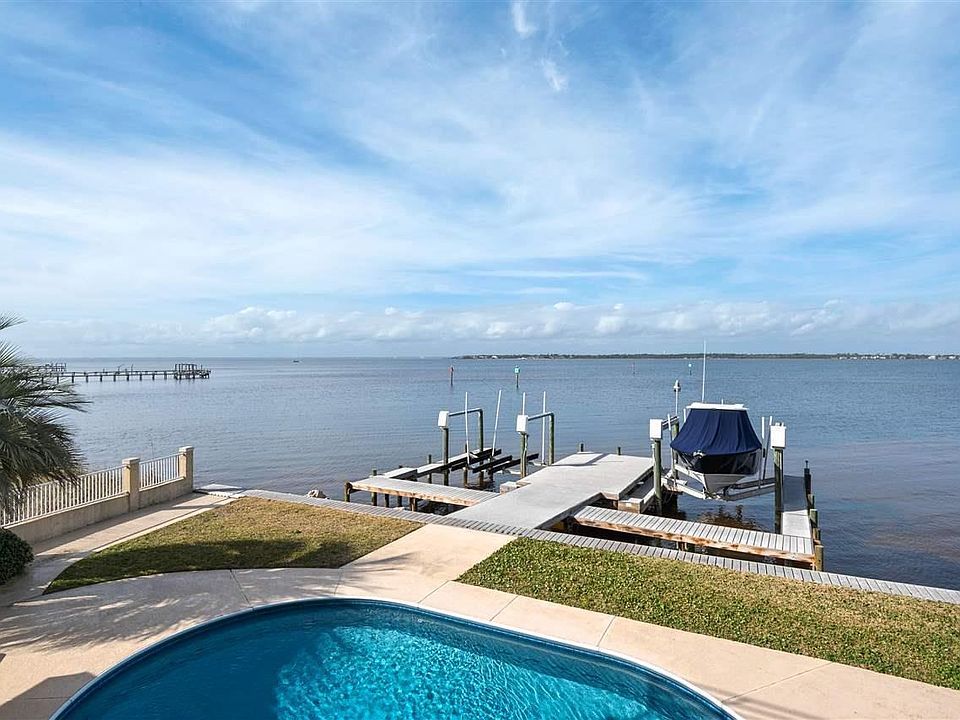 1st image of 131 Le Port Dr