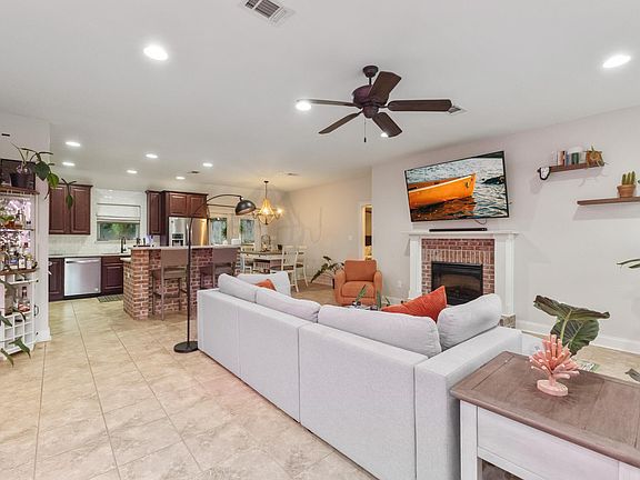 4th image of 36 S Bridle Bnd