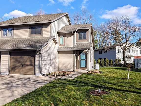 3rd image of 1722 College Manor Dr