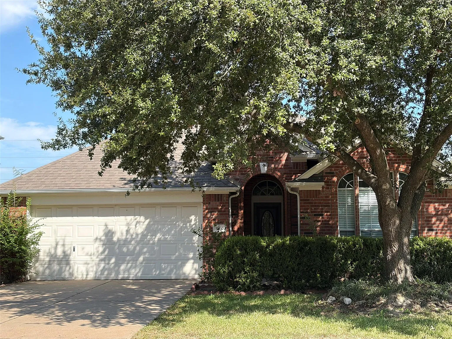 3 bed, 2.0 bath, 1698 sqft, $1,900 — Photo 1
