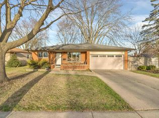 1876 Hempstead Dr, Troy, MI 48083