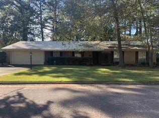 2215 Charmwood Dr, Jackson, MS 39204
