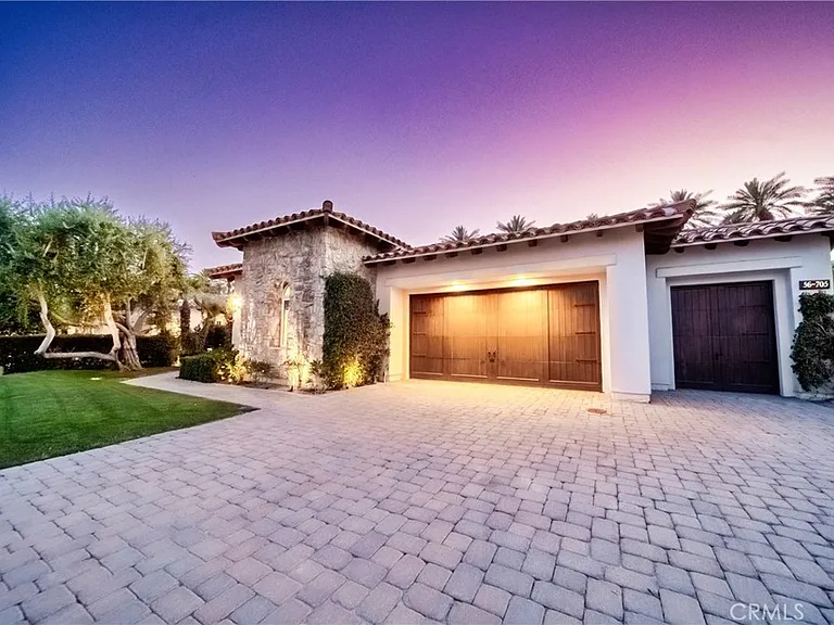 56705 Village Dr — Photo 52