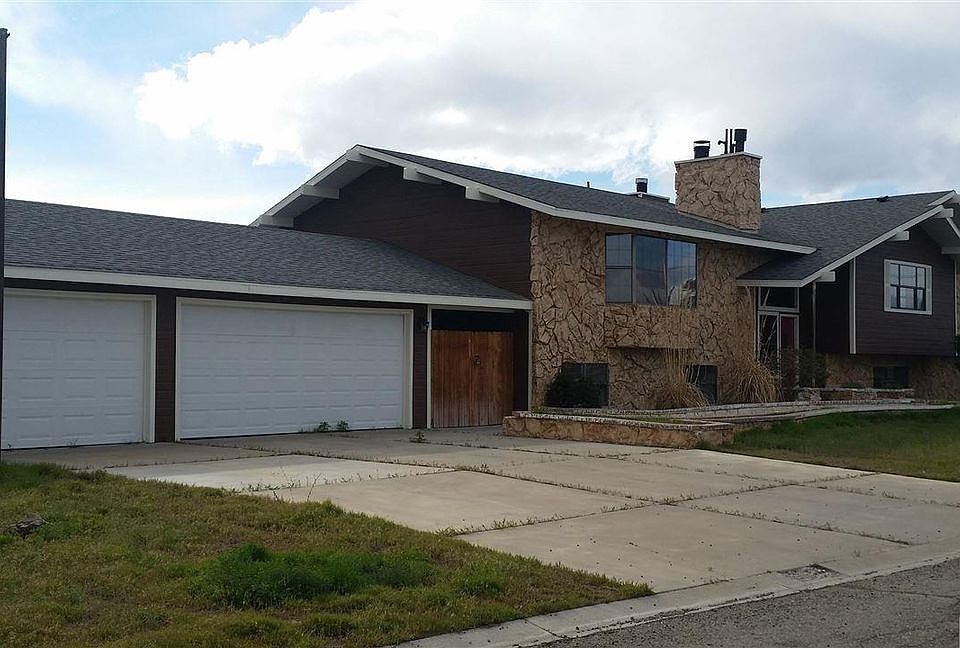 1st image of 249 Parkland Way