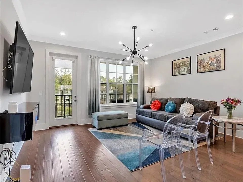 6890 Peachtree Dunwoody Rd NE #303