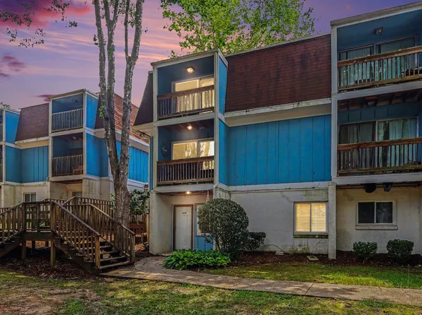 7040 Longstreet Dr #C, Raleigh, NC 27615