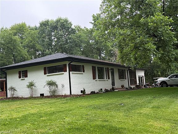 2nd image of 2197 Blackberry Rd