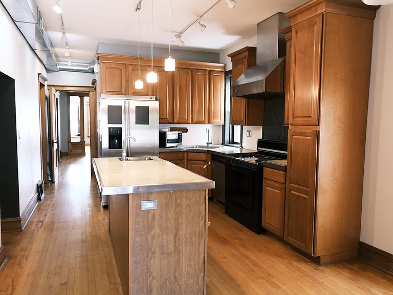 2432 N Rockwell St #1 — Photo 16