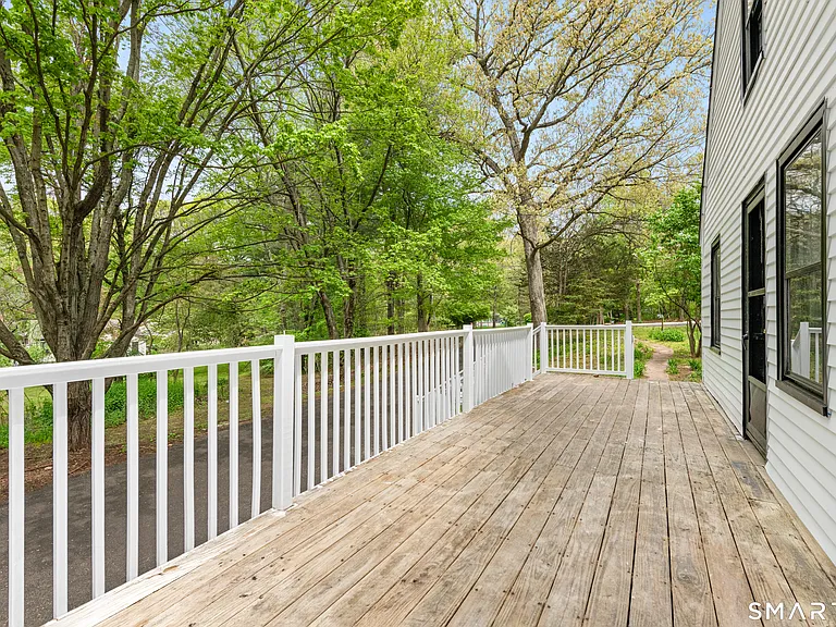 1335 Wolf Hill Rd — Photo 10