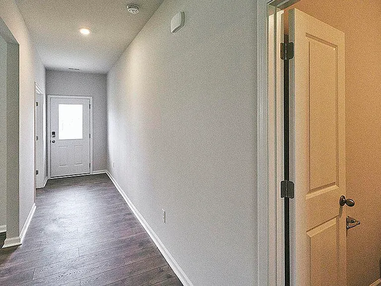 1025 Josh Ct — Photo 6