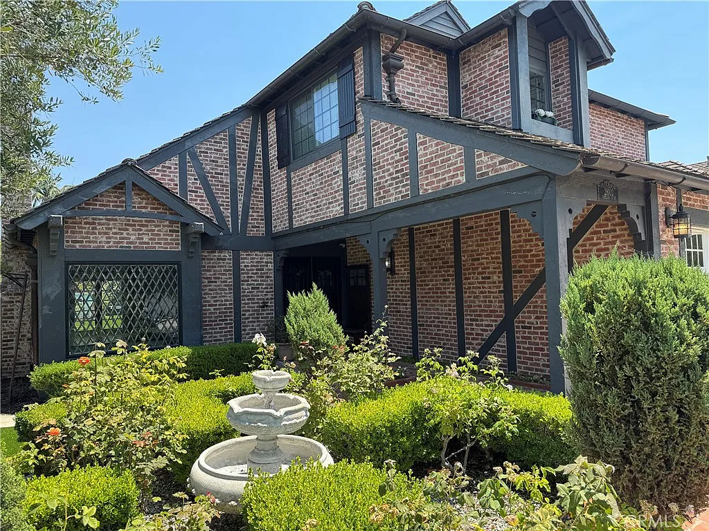 5 bed, 2939 sqft, $7,500 — Photo 2