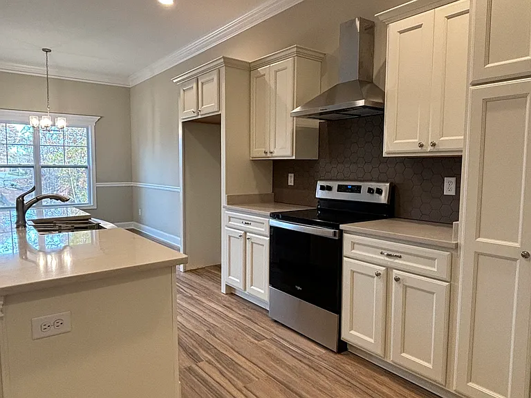102 Hickory Grove Ct — Photo 6