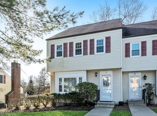 6 Pembroke Dr, Mendham, NJ