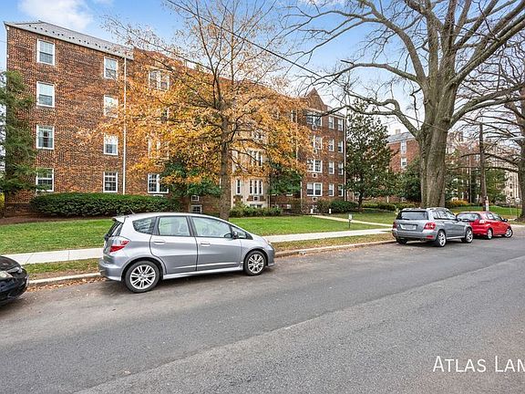 5th image of 3051 Idaho Ave NW APT 308