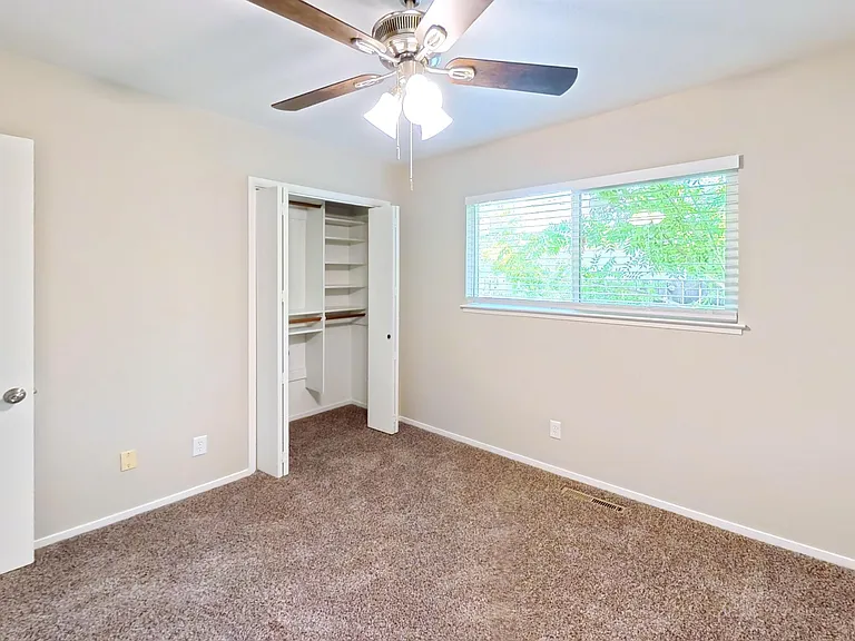 2209 E Palo Alto Ave — Photo 8