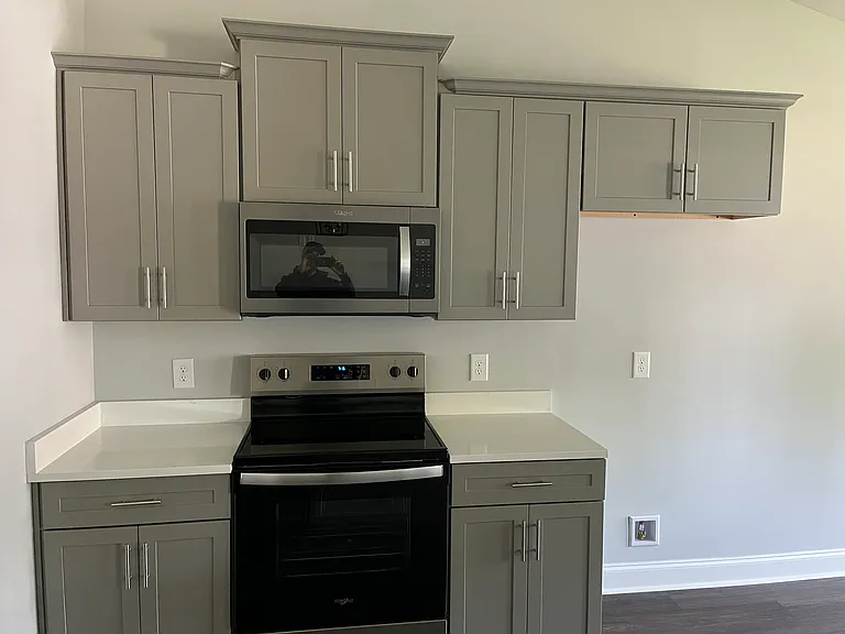 2114 Melanie Dr — Photo 7