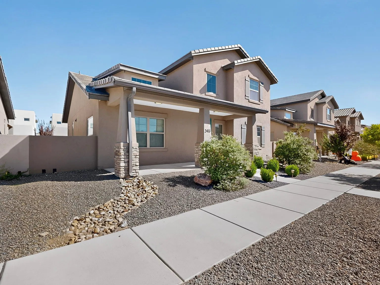 4 bed, 3100 sqft, $4,300 — Photo 3