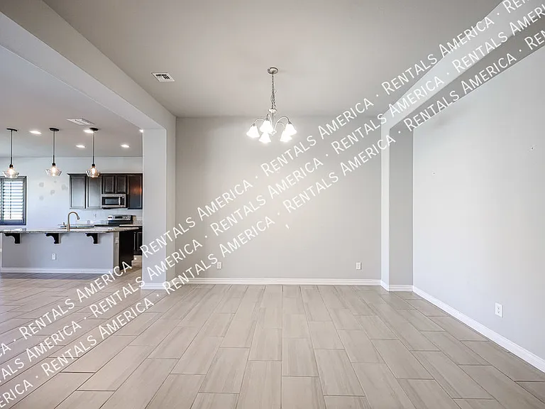 8544 W Midway Ave — Photo 32
