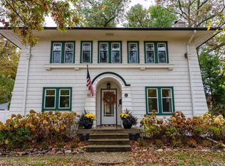 1027 W Eleven Mile Rd, Royal Oak, MI 48067