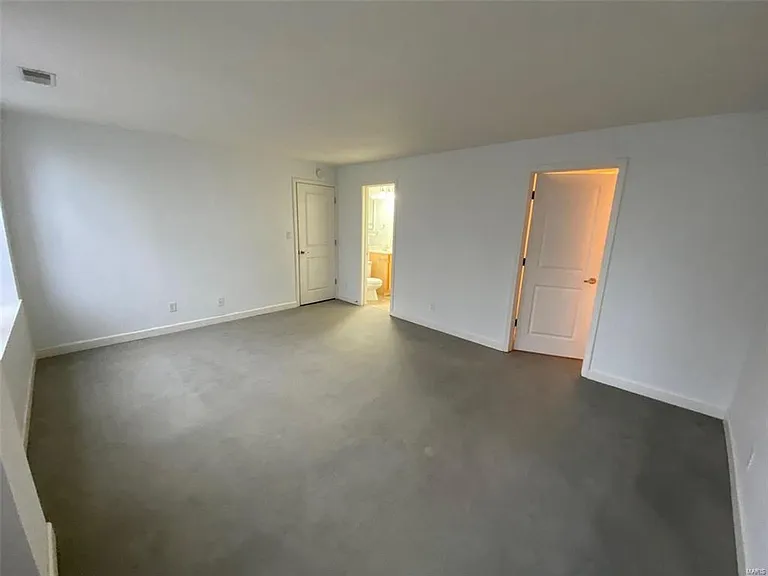 5330 Pershing Ave #606 — Photo 16
