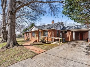 1407 17th Ave NE, Hickory, NC 28601